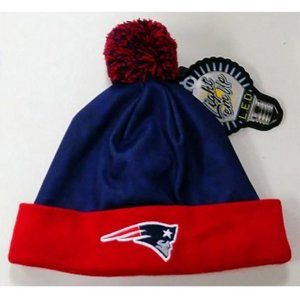 🏈🆕 NEW ENGLAND PATRIOTS LIGHT-UP LOGO BEANIE - MEN